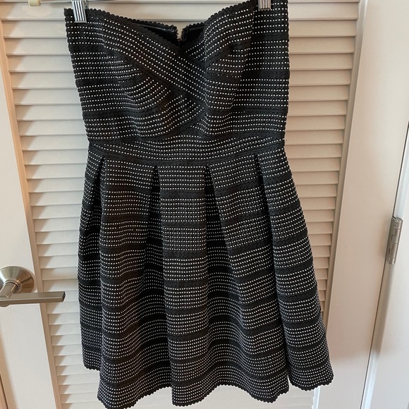 Dresses & Skirts - Cocktail dress